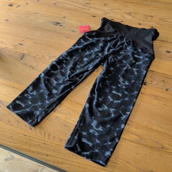 SPANX Pants - Spanx Compression Knee Pants